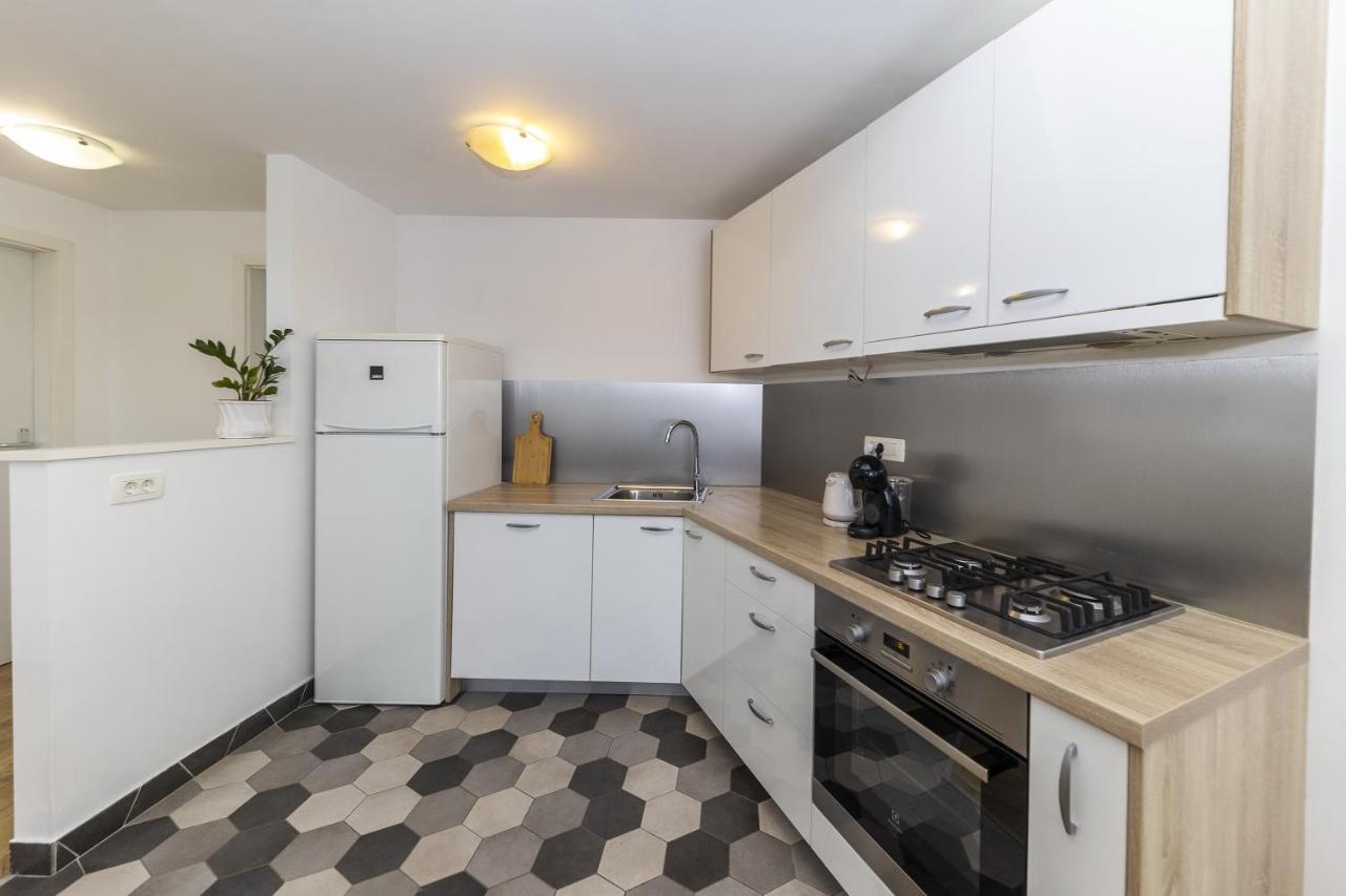 Apartments 23 And 25 With Free Private Parking Zadar Exterior foto